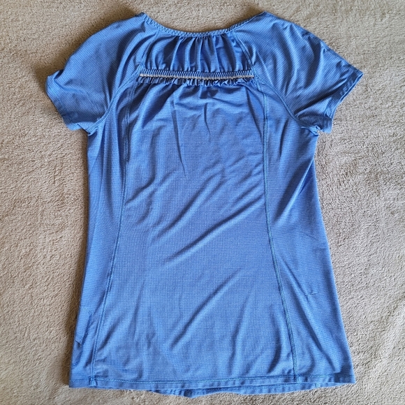 Lululemon t-shirt size 6 - Picture 5 of 9